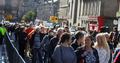 Edinburgh queue to see Queen's coffin closes after 26,000 mourners attend