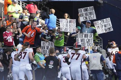 Seahawks fans booing Russell Wilson in his return to Seattle was just so incredibly lame