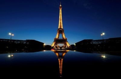 Lights out early for Eiffel Tower as Paris saves energy