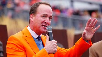 Peyton Manning Frustrated With Broncos’ Failure to Call Timeout