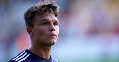 Leeds United loanee Jamie Shackleton targets Championship play-offs with Millwall
