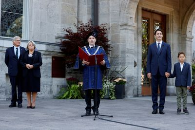 Canada PM Trudeau declares holiday to mourn Queen Elizabeth