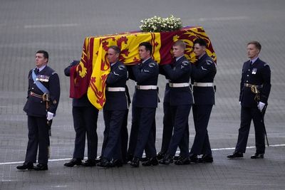 Queen’s coffin arrives in London ahead of return to Buckingham Palace
