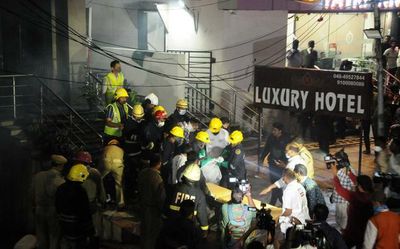 Hyderabad hotel fire | Phone torchlight served as guiding light for many