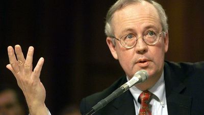 Prosecutor Ken Starr, who investigated Bill Clinton, dies