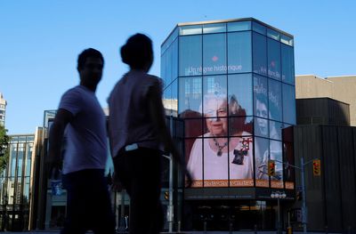 More Canadians see monarchy as 'outdated' but political risks block change