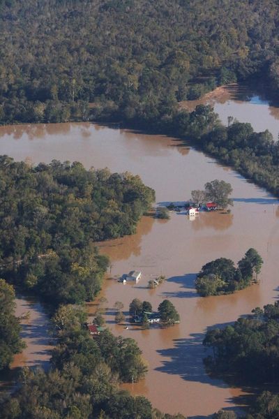 Pandemic, labor shortage keep hurricane victims in limbo