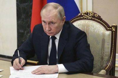 Russia forced to import weaponry from other states due to sanctions, defence experts say