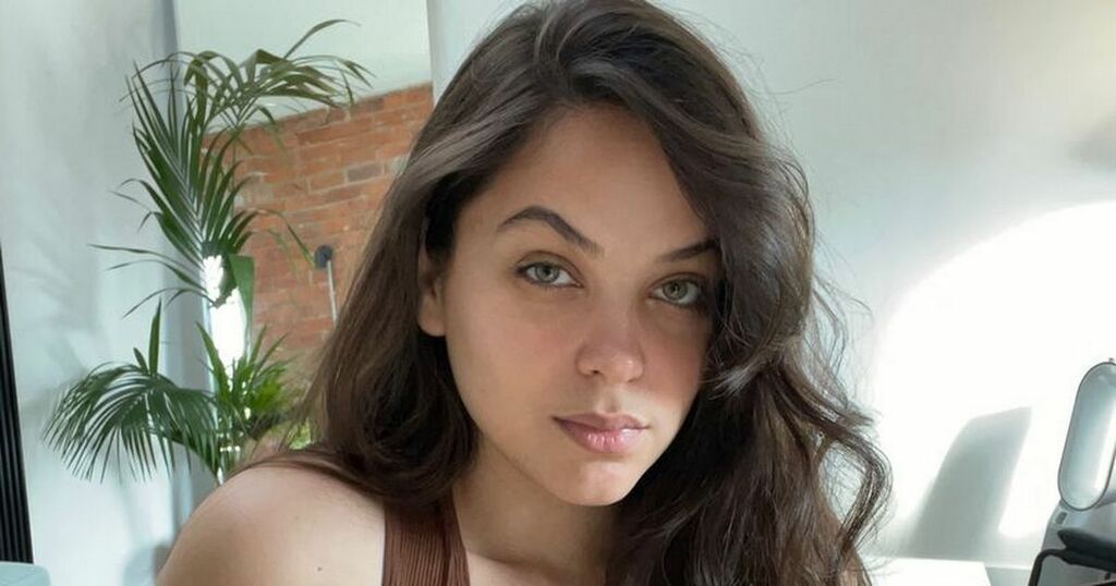 OnlyFans model forced to slash prices due to cost of…(04)