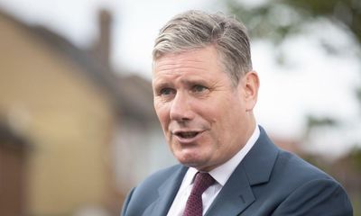 Keir Starmer: protesters should respect those mourning Queen