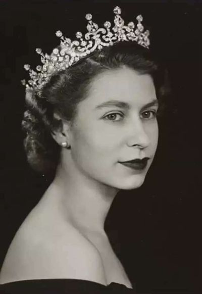 UK's Poet laureate Simon Armitage honours Queen Elizabeth II with his new poem 'Floral Tribute'