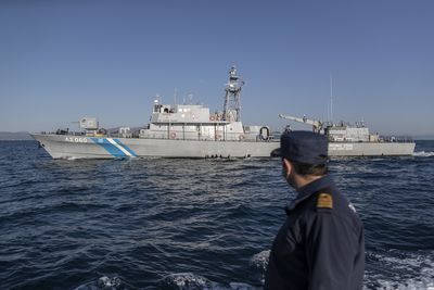 Babies among six dead after refugee boat sinks off Turkish coast