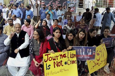 US ‘concerned’ over Pakistan media curbs, attacks on journalists