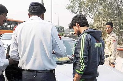 17 fined in Delhi for not wearing seat belts in rear