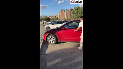 Hackers Can Steal Tesla's EVs With New Tricky Relay Attack