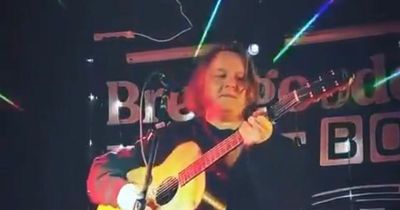 Lewis Capaldi stuns audience after joining open mic night at Glasgow bar
