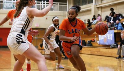 Butler basketball player is first high school athlete in Illinois to sign NIL deal