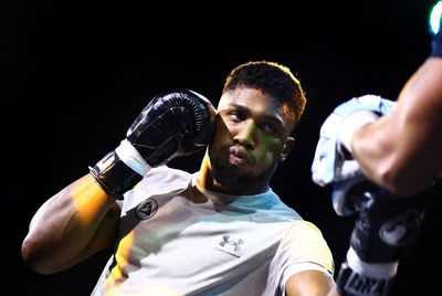 Anthony Joshua resumes training as Tyson Fury talks advance