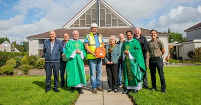 Taylor Wimpey donates defibrillator to West Lothian church