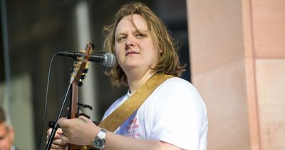 Lewis Capaldi fans blown away after impromptu busking set on busy Glasgow street