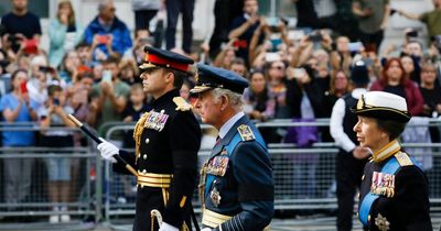 Royal fans left disgusted by 'disrespectful' gesture during Queen's procession