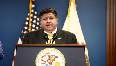 Pritzker signs disaster declaration to aid people bused from Texas, calls on Abbott to ‘stop trying to sow the seeds of chaos’