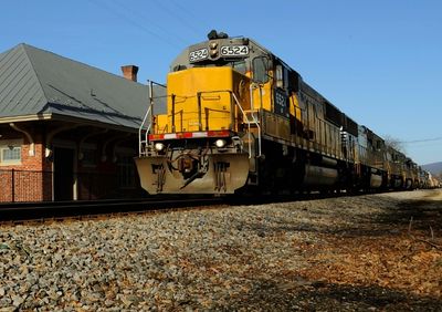 Damaging US rail strike looms as W.House calls for talks to continue