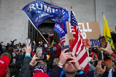 Ex-town official pleads guilty to Capitol riot charge