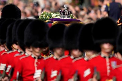 AP PHOTOS: Queen takes final journey from Buckingham Palace