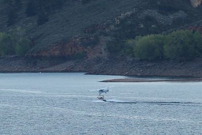 Small plane buzzes boaters in Colorado before crashing