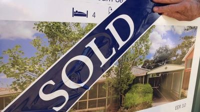 Victorian businesses push politicians to replace property stamp duty with land tax