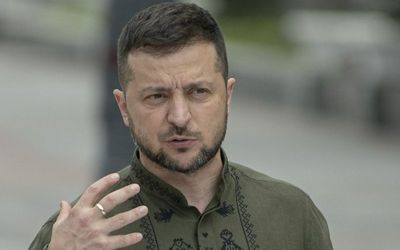 Ukraine President Volodymyr Zelensky involved in car crash