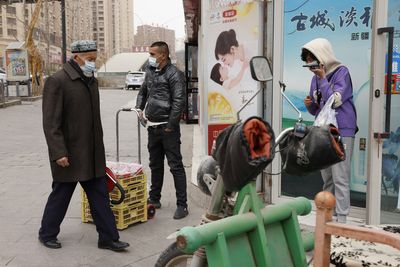 Xinjiang residents complain of hunger after 40-day COVID lockdown