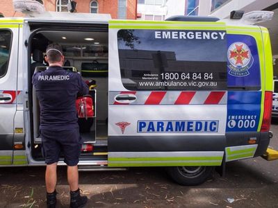 Vic Labor pledge $300m for ambos, hospital