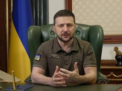 International: Zelensky escapes narrowly in car accident