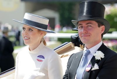 Princess Beatrice’s husband Edoardo goes unnoticed as he mixes with crowd paying tribute to the Queen in Green Park