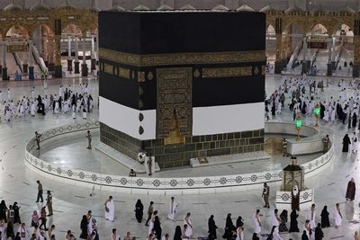 Saudi authorities arrest man who traveled to Mecca to perform pilgrimage for Queen