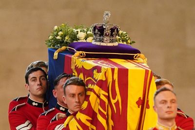 Queen’s queue: Top tips and what to expect as mourners face eight hour waits