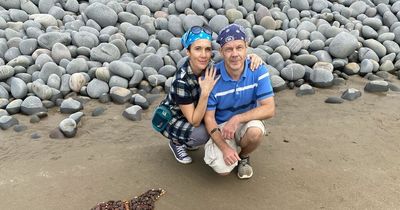 Artistic family creates poignant teary Paddington Bear tribute to Queen on beach