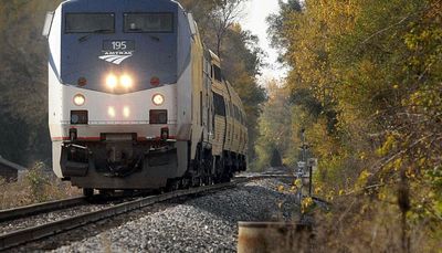 Railroad strike averted: With tentative deal, Metra trains may run as scheduled