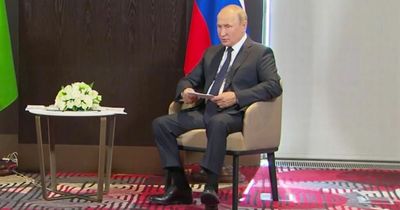 Putin's uncontrolled foot motions are back as he meets 'fellow dictators' in Uzbekistan