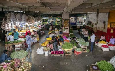 Consumers’ pockets pinched as vegetable prices go up in Bengaluru