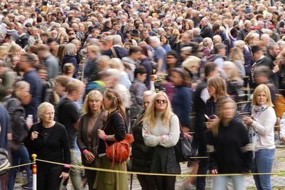 Nearly 300 given medical assistance in queue to see Queen lying in state