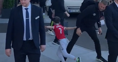 Young Man United fan breaks through security to hug Cristiano Ronaldo before Sheriff clash