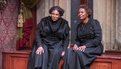Fabulously screwball ‘Arsenic and Old Lace’ is an oldie, but such a goodie, at Court Theatre