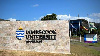 James Cook University to cut 130 jobs to combat dramatic drop in student enrolment