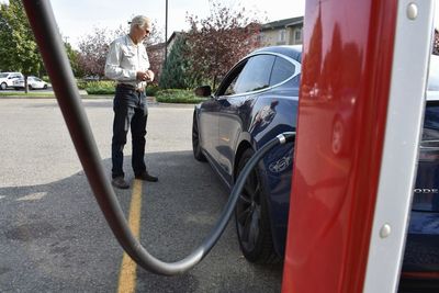 LOCALIZE IT: States get money for electric vehicle network