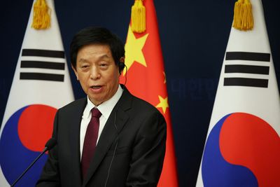 China's top legislator urges cooperation with S.Korea on supply chains
