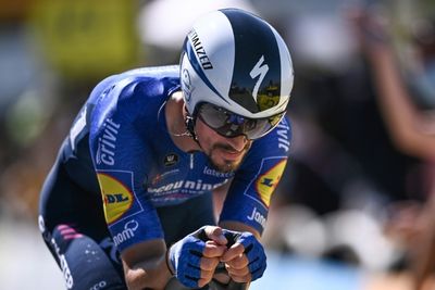 Van Aert, Evenepoel lurk as Alaphilippe targets third world title