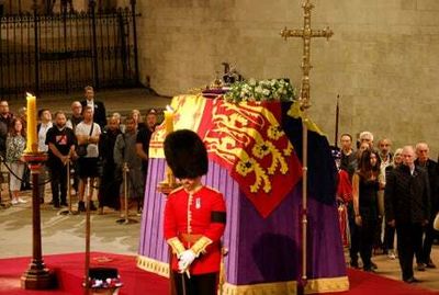 Westminster Hall officials stop mourners ‘trying to smuggle in dogs’ to Queen’s lying in state